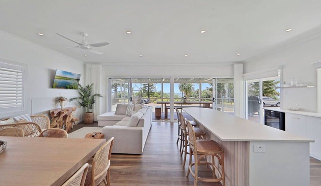 The Lookout, Bargara