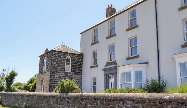 THE LOOKOUT (EMBLETON), family friendly, with open fire in Embleton