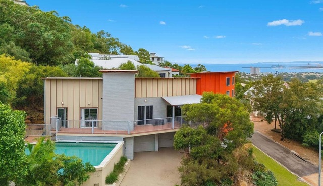 The Lookout Escape | Castle Hill Views | Central Townsville