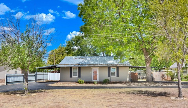 The Lookout is a relaxing, pet friendly experience minutes from Abilene!