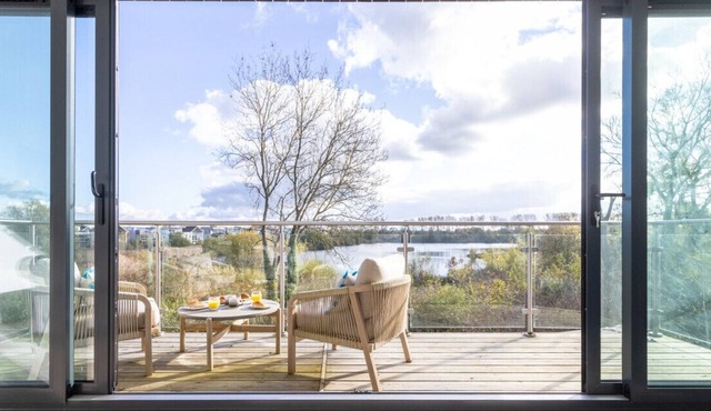 The Lookout - LR11 - Lakeside Spa Holidays