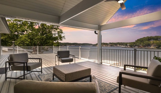 The Lookout on Viewside - 2 Slips & Panoramic Views!