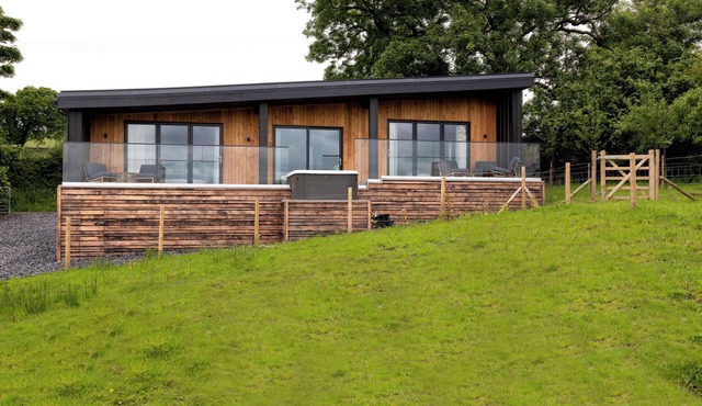 THE LOOKOUT, romantic, luxury holiday cottage in Longridge