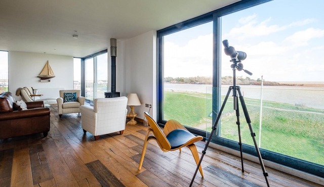 The Lookout - sleeps 6 guests in 3 bedrooms