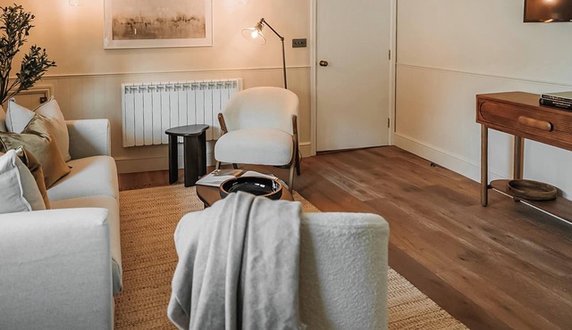 The Lookout - UK44871