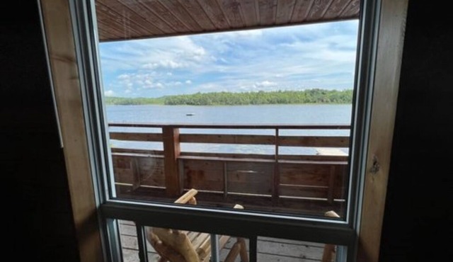 The Loon Cabin-Off Grid Escape