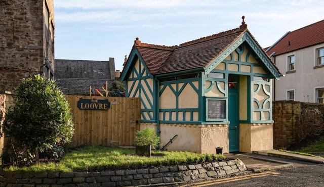 THE LOOVRE - A Grade II listed unique tiny holiday home in Berwick-upon-Tweed