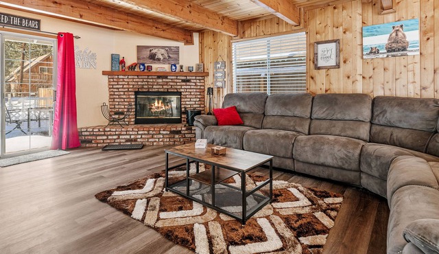 The Lost Boys Hideaway - One of a Kind Mountain Getaway!