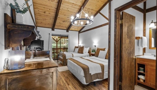 The Lost Compass - Suite #3 - Cozy Cabin Retreat