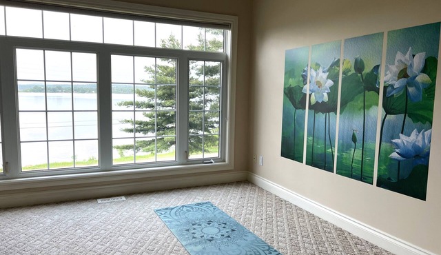 The Lotus – Home with the best view of Calabogie Lake