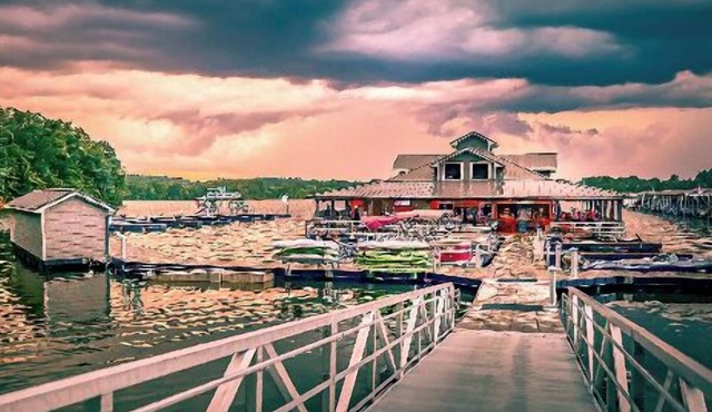 The Love Shack - Waterside Cottage #1 with a DOCK on Tims Ford Lake at Twin Creeks Marina & Resort