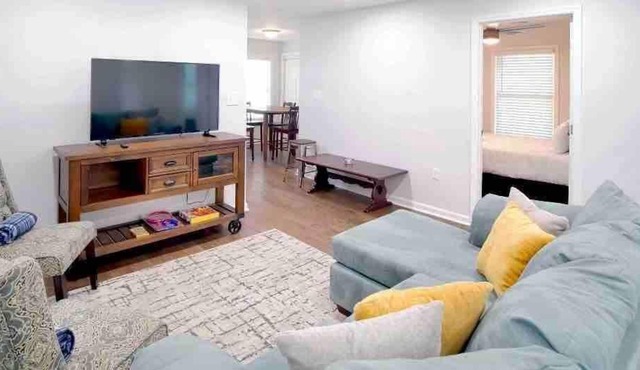 The Lovely Chaucer: Modern Renovated Home