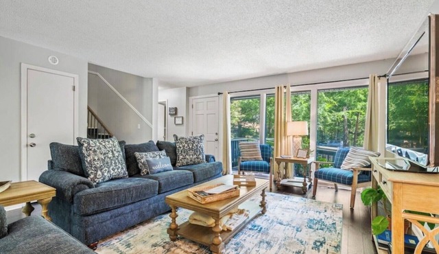 The Lovely Lake Desoto Townhome