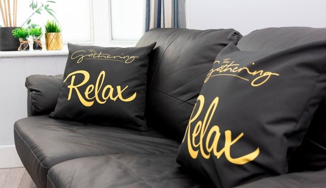 The Lower Gathering - Wrexham Town Centre - Sleeps Up To 10