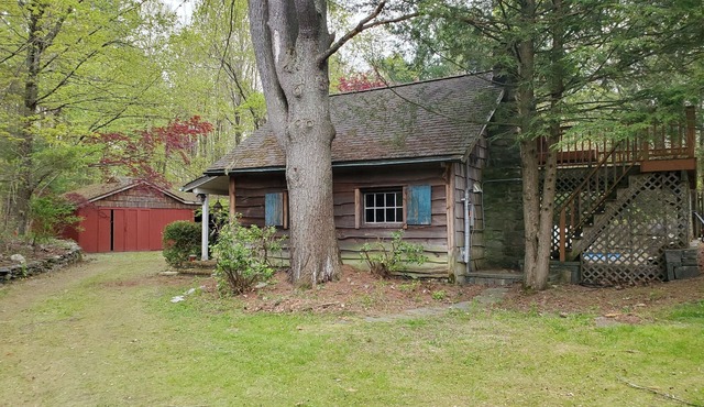 The Lucky Goat, a quiet country cottage about an hour from NYC, just off the TSP