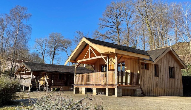 The lumberjack log cabin