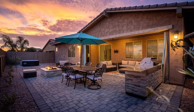 The Lux at Queen Creek/HotTub/FirePit/Pool/KingBed