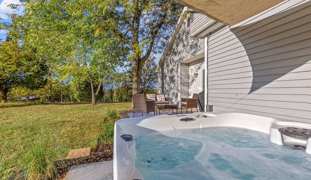 The Luxe/Hot Tub/Putt Putt/10 Mins Shaker Village