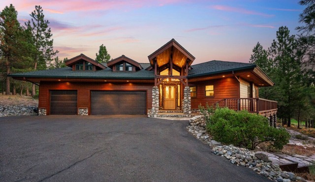 The Luxe Lodge Private Hot Tub Golf Couples Pets Families Games Fire Pit Views