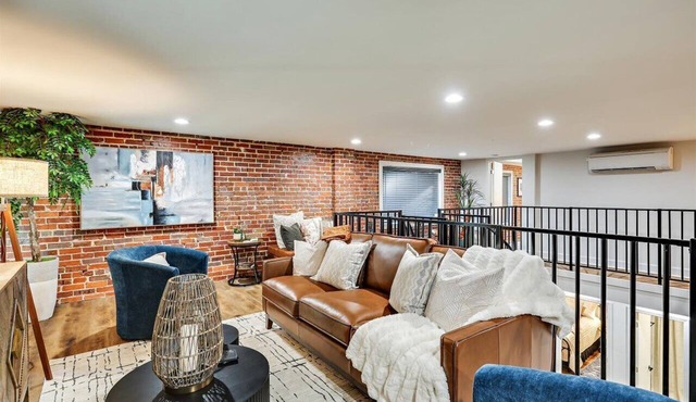 The Luxe Loft-Downtown Jackson