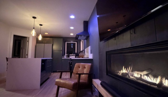 The Luxe Recharge Retreat EV + Hot Tub in Waterville Estates