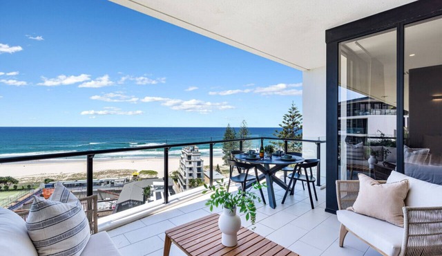 The Luxe Surf & Sea Suite