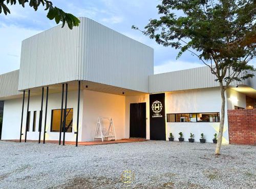 The Luxurious 1256, A Famosa Melaka