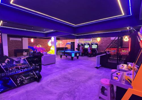 The Luxurious 23, GameTopia Villa