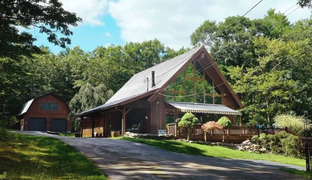 The Luxury Cabin at Deep Hollow