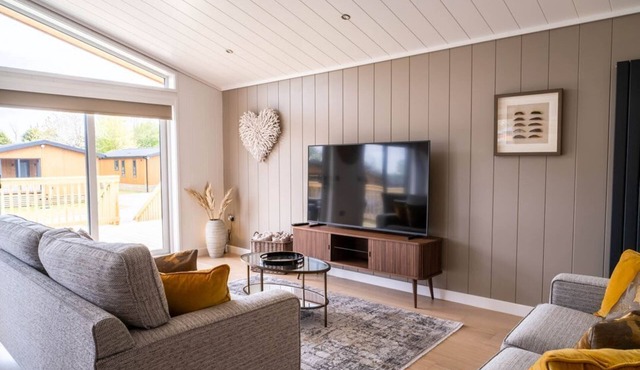 The Luxury Escape, Grimsby