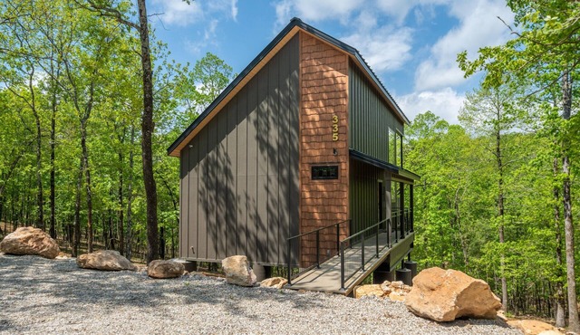 The Miller at In the Trees Luxury Resort, Hot Tub, Fireplace, Mountaintop