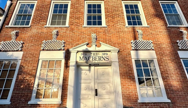 The Macberns Row House (Unit 1)