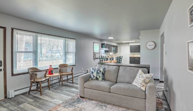 The Madi Cottage: 4 Mi to Downtown Madison!