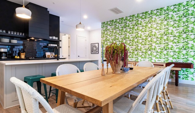The Magnolia by AvantStay | 8 Bedrooms in DT Nash