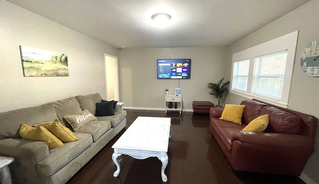 The Magnolia/Cozy Convenient Urban Vibrant