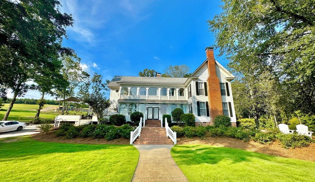 “The Magnolia House” LakeFront Compound Sleeps 58+! Pool, Hottub, kayaks, &more!