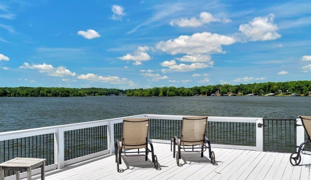 The Magnolia | Luxury, Comfort, and Lake Life – All in One Stunning Escape