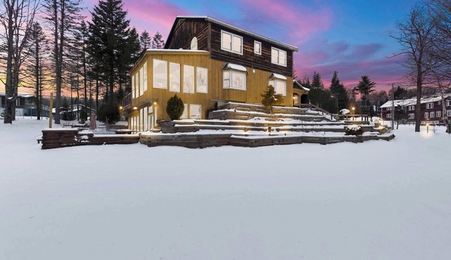 The Mahogany. House near Mt Snow | Hot Tub | Pool