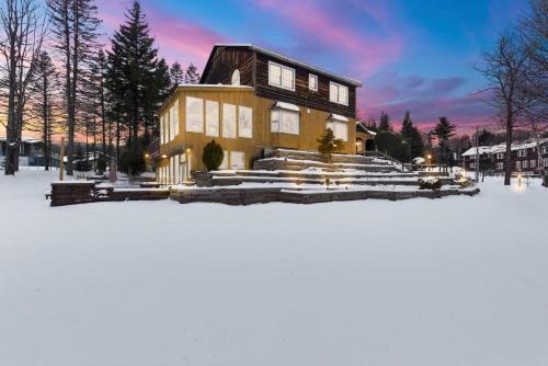 The Mahogany House near Mt Snow Hot Tub Pool