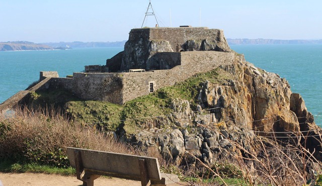 The maison des gardiens de l'océan, pleine vue mer, proche plages, de 1 à 6 pers.