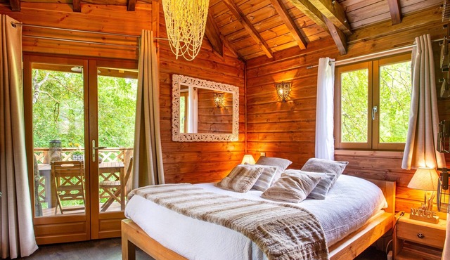 The Maisonette in the Trees "Les Lavandins"