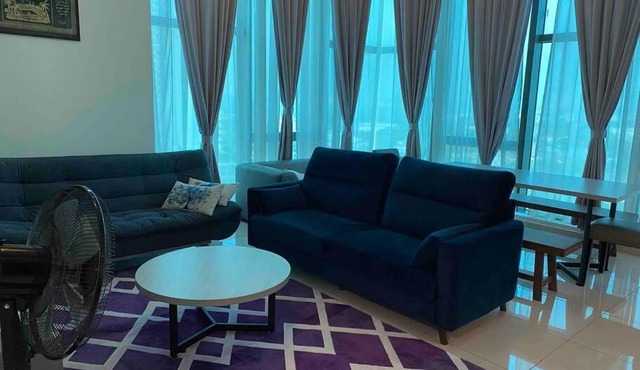 The Makcik's Homestay (EVO Duplex House)