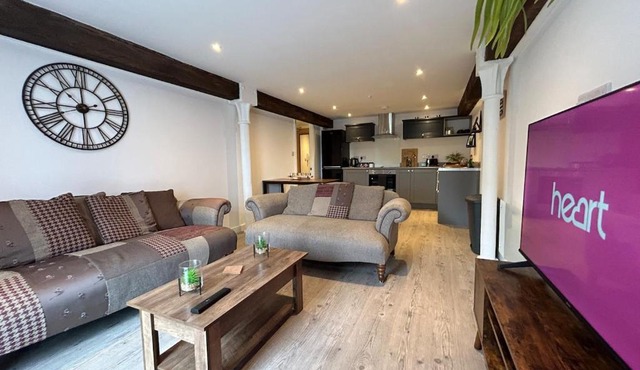 The Maltings - Contemporary 2 bedroom apartment with en-suite