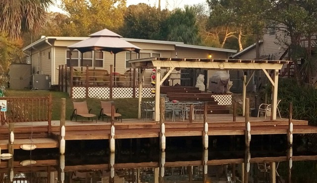The Manatee Hideaway-3Bed-2Bath-2Deck-50'Dock-6Kayak& Canoe-Adventure Awaits You