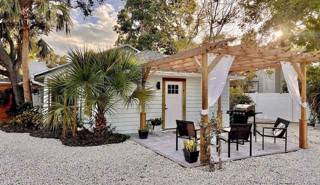 The Mango House Cozy Beach Cottage