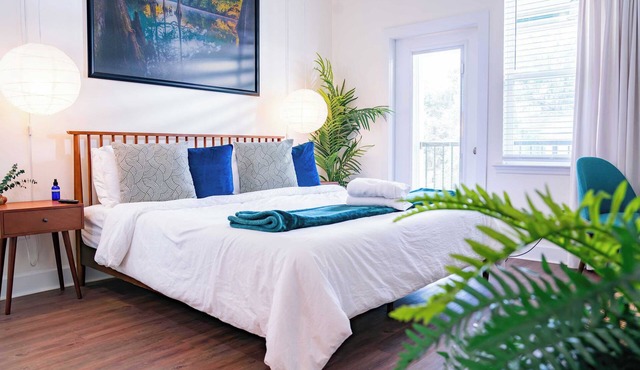 The Mangrove Suite. Newly Built, Upscale, Central