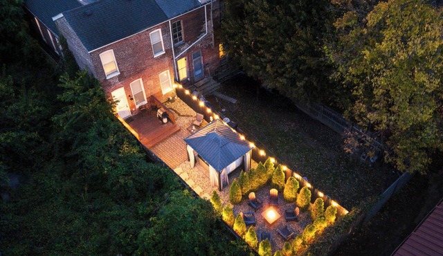 The Manhattan ~ Hot Tub, Fire Pit, Grill & Chill