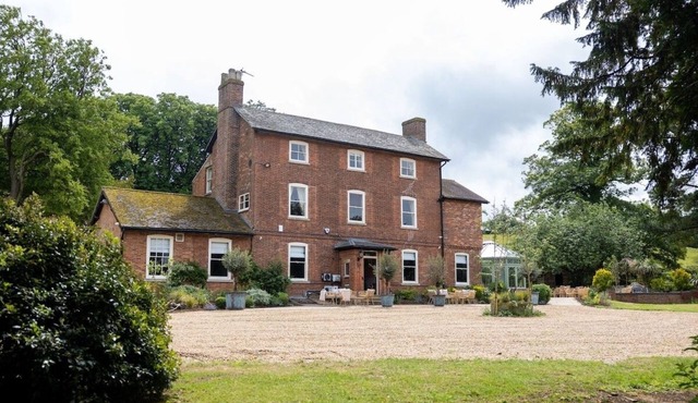 The Manners | Sleeps 20 | Private Bar/Dining