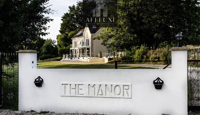 The Manor Hot Tub Escape