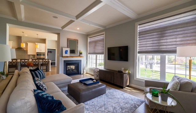 The Manor on Belfast: Peaceful Family Home
